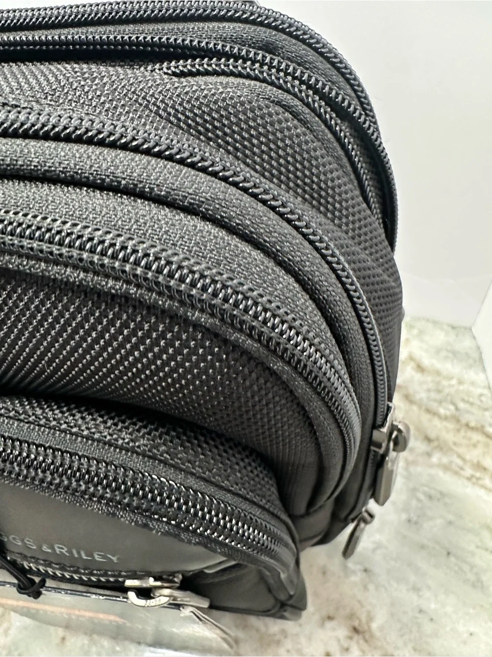 Briggs & Riley Black Men's Laptop Briefcase with Removable Strap